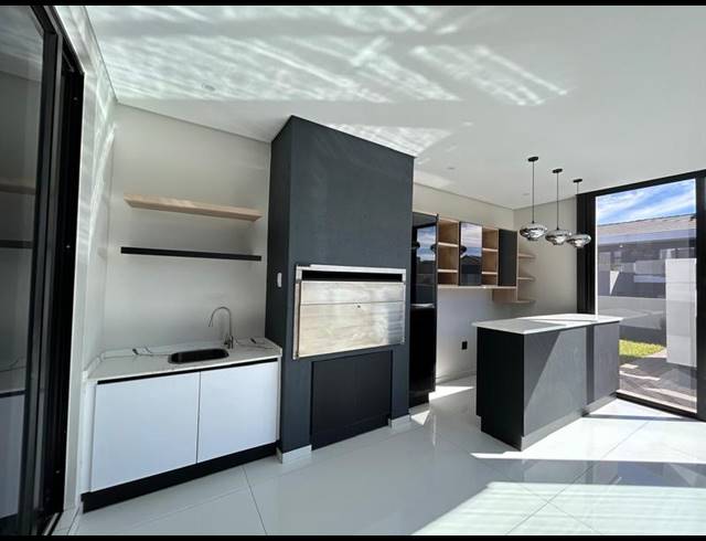 6 BEDROOM HOUSE FOR SALE IN SIX FOUNTAINS